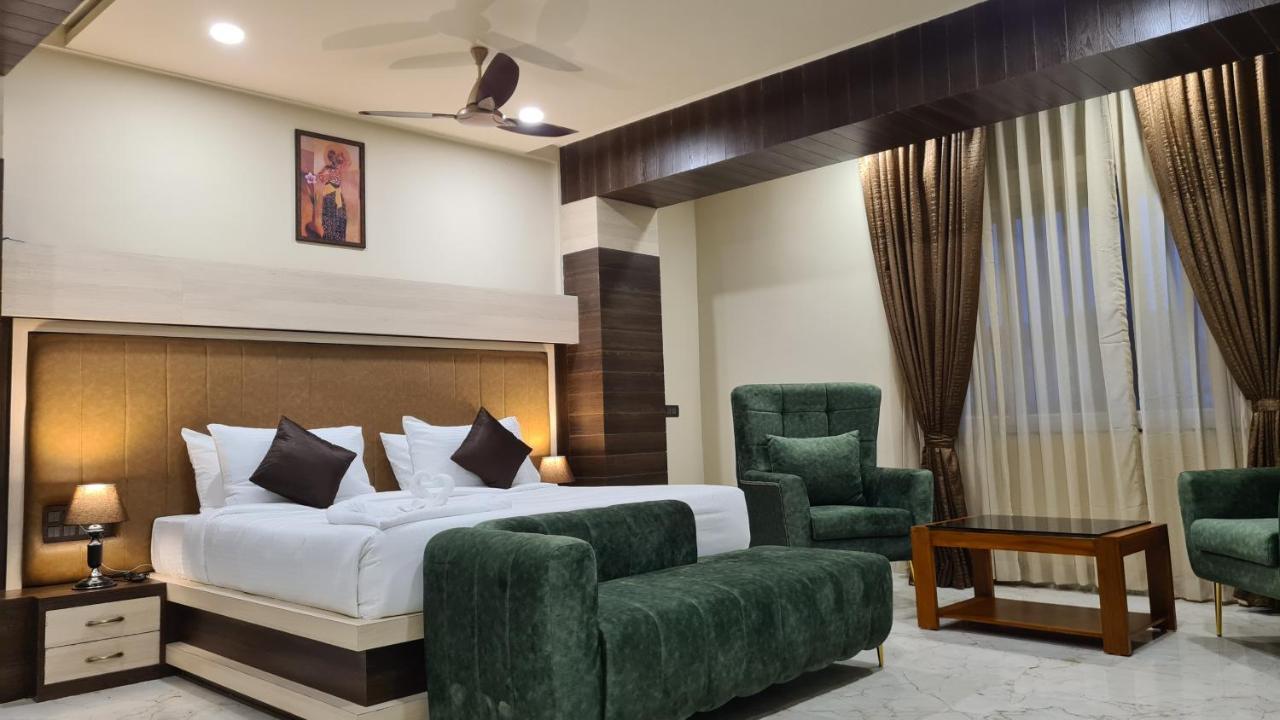 Hotel Eden Karwar Exterior foto