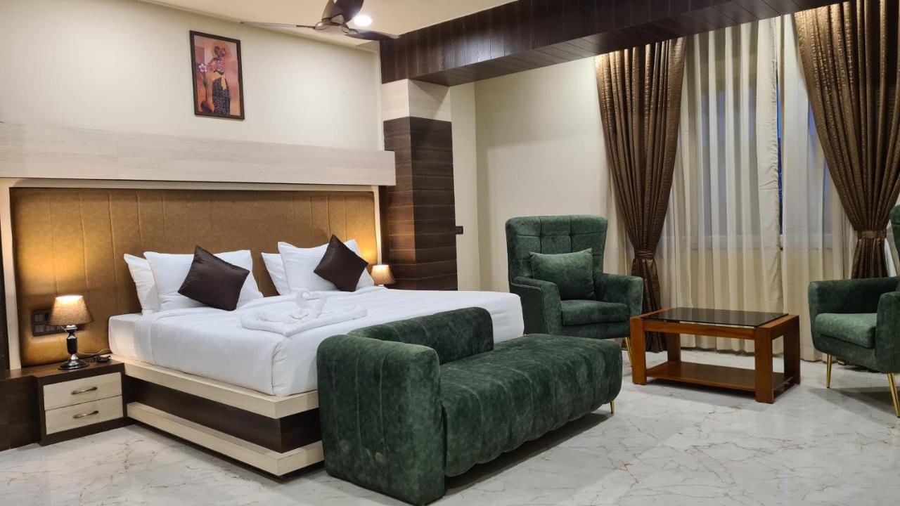 Hotel Eden Karwar Exterior foto